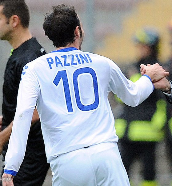 samp2010-11pazziniCL3 Sampdoria Pazzini Jersey 2010/11 Champions League